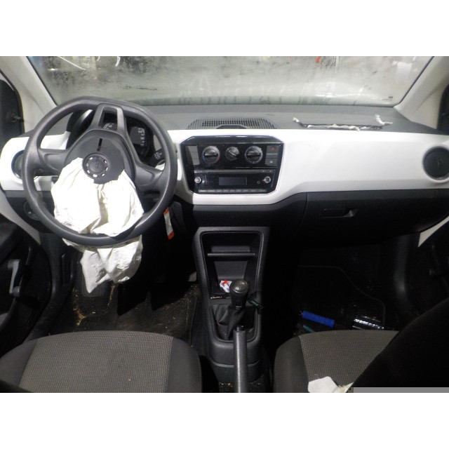 Cinturón de seguridad trasero derecho Volkswagen Up! (121) (2011 - 2020) Hatchback 1.0 12V 60 (CHYA)