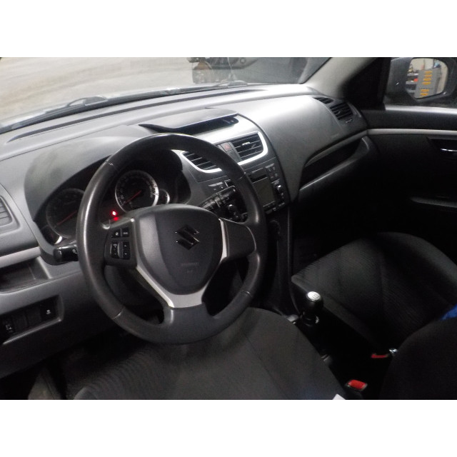 Puerta delantera izquierda Suzuki Swift (ZA/ZC/ZD) (2010 - 2017) Hatchback 1.2 16V (K12B)
