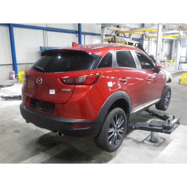 Mecanismo de cierre central eléctrico del bloqueo de la puerta trasera derecha Mazda CX-3 (2015 - actualidad) SUV 2.0 SkyActiv-G 120 (PEXB)