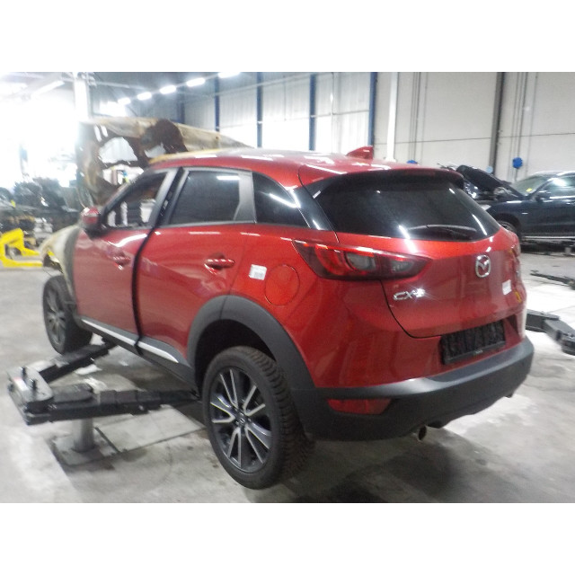 Mecanismo de elevalunas eléctrico de la ventana trasera izquierda Mazda CX-3 (2015 - actualidad) SUV 2.0 SkyActiv-G 120 (PEXB)