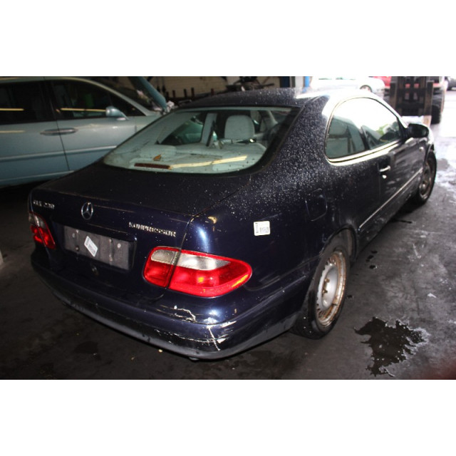 Faro trasero izquierdo de la puerta trasera y maletero Mercedes-Benz CLK (W208) (1997 - 2000) Coupé 2.3 230K 16V (M111.975)