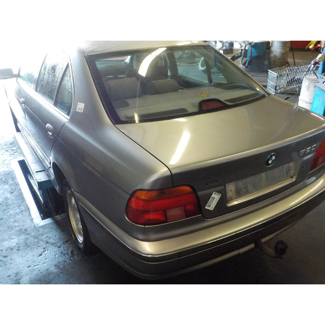 Luz de niebla BMW 5 serie (E39) (1996 - 2003) Sedan 520i 24V (M52-B20(206S3))