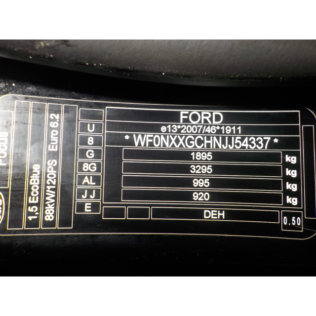 Faro trasero izquierdo de la puerta trasera y maletero -- Focus 4 (2018 - actualidad) Hatchback 1.5 EcoBlue 120 (ZTDA)