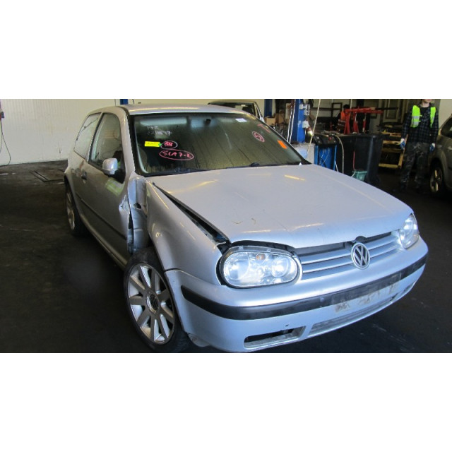 Retrovisor derecho Volkswagen Golf IV (1J1) (1997 - 2004) Hatchback 1.6 (AKL)