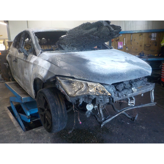 Mecanismo de bloqueo del porton trasero Seat Leon (5FB) (2012 - actualidad) Hatchback 5-drs 2.0 TDI Ecomotive 16V (CKFC)