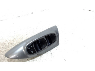 Panel de mando de elevalunas eléctrico Nissan/Datsun Juke (F15) (2010 - actualidad) 1.5 dCi (K9K)