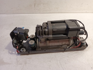 Suspensión de la bomba de aire BMW 5 serie Touring (F11) (2013 - 2017) Combi 550i V8 32V TwinPower Turbo (N63-B44A)
